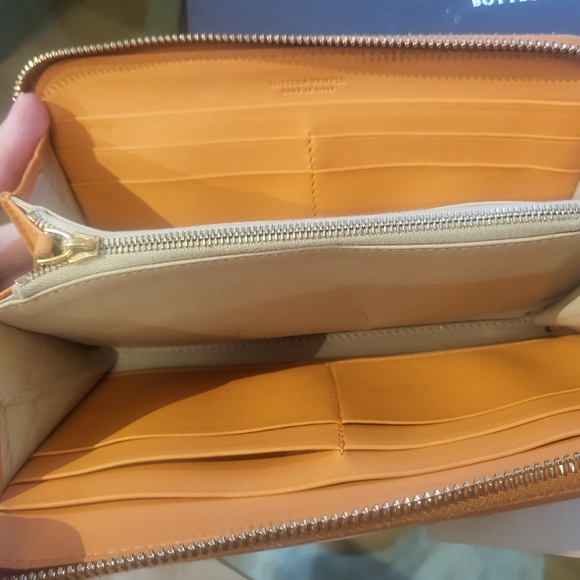 Bottega Venetta zippy wallet - Picture 7 of 16